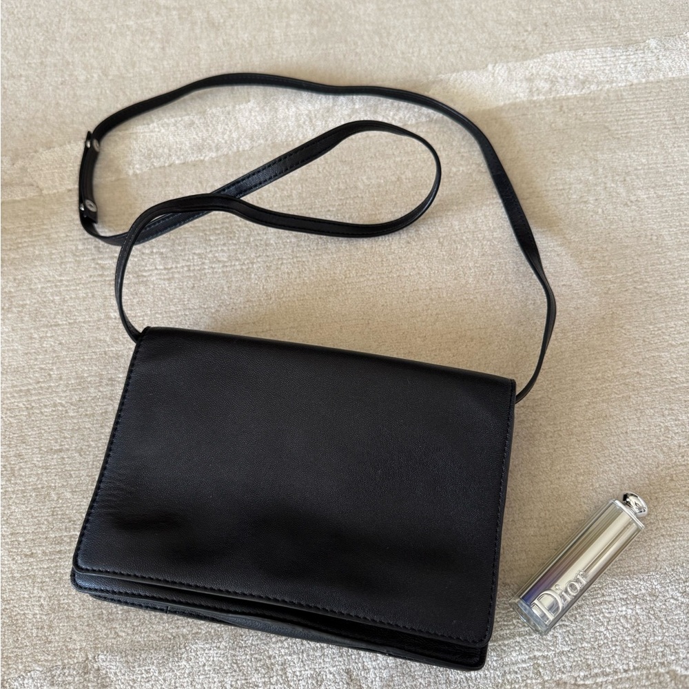 Classic Black Crossbody Bag with Flap Closure